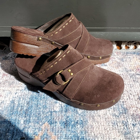 Bay Studio Clogs - Picture 1 of 6